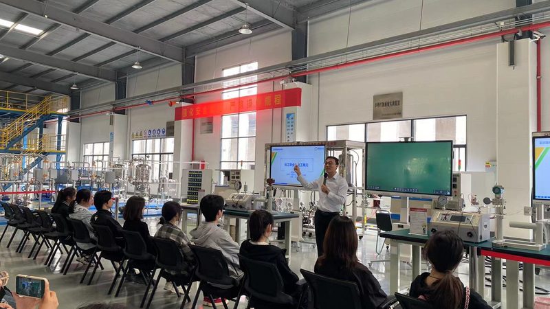 树脂基复合材料：揭秘其分类与特性**